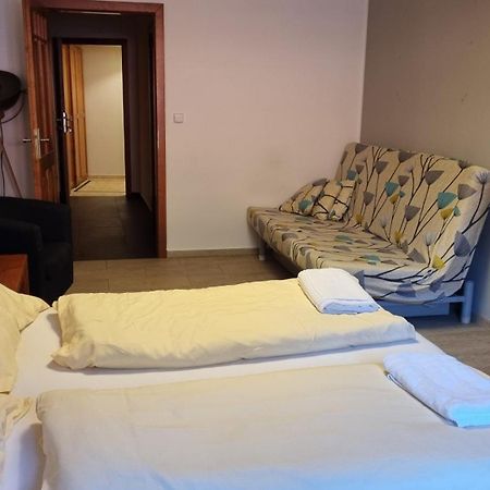 Nevinne Apartmany Kolín Kültér fotó