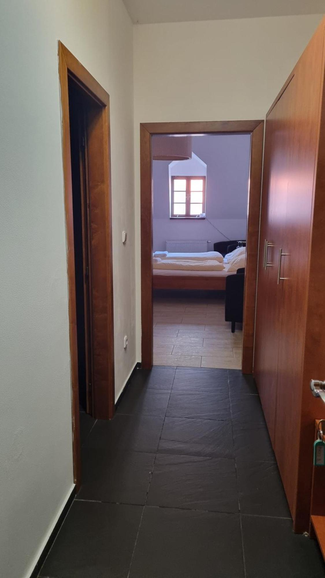 Nevinne Apartmany Kolín Kültér fotó